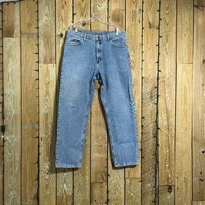 Mens wrangler relax fit jeans.